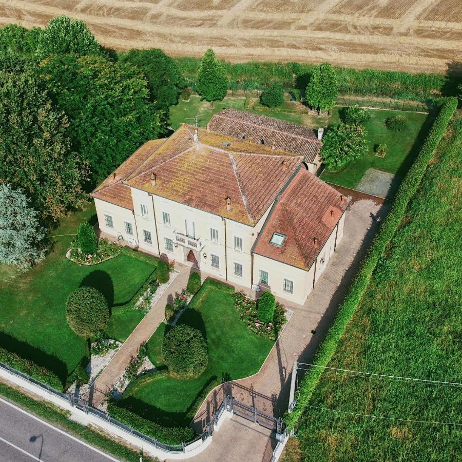 B&B Residence Il Ciliegio , Via Villa Superiore 93 Luzzara Suzzara Exterior photo